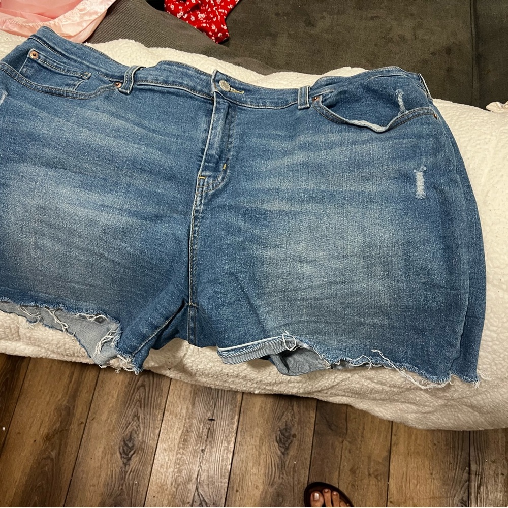 Levi’s Plus Jean shorts
